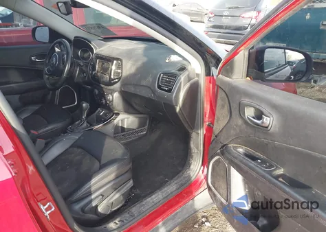 2019 Jeep Compass Altitude Fwd z USA, uszkodzony, nr VIN 3C4NJCBB4KT789231